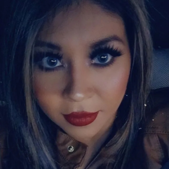 Meet your Posher, Denice - Picture 2 of 9